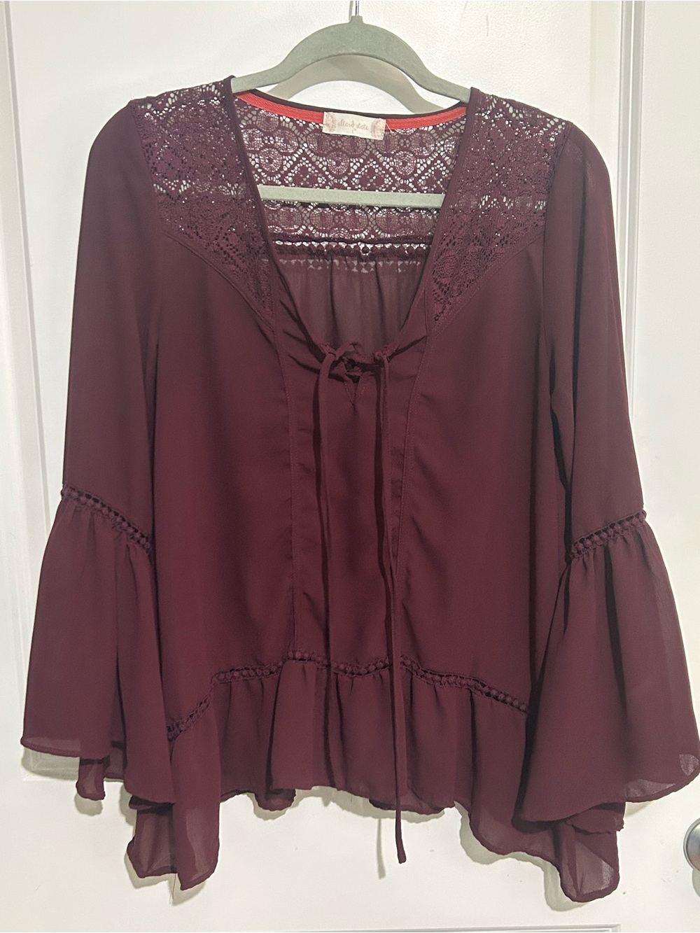 Altar'd State Lace Bell Sleeve Boho Peasant Top Size L